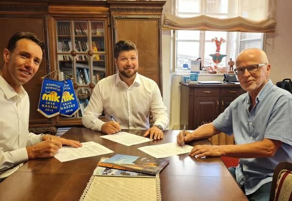 Fernando Kirigin, Matej Mostarac i Andrej Baša na potpisivanju ugovora