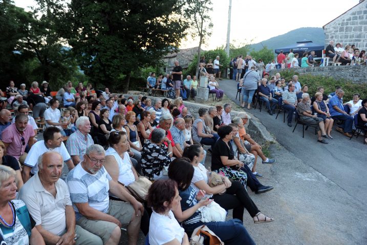 S jedne od ranijih Večeri klapa va Leprince