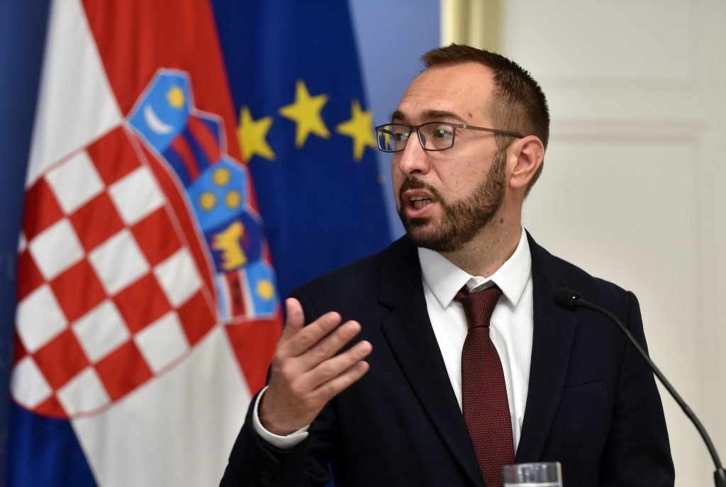 Tomašević: Pronađene lokacije za privremeno skladištenje glomaznog otpada - Vimarsana News