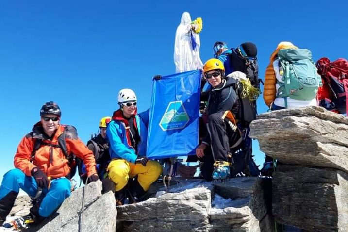 Ponosni na vrhu Gran Paradisa s kojeg je pogled – veličanstven