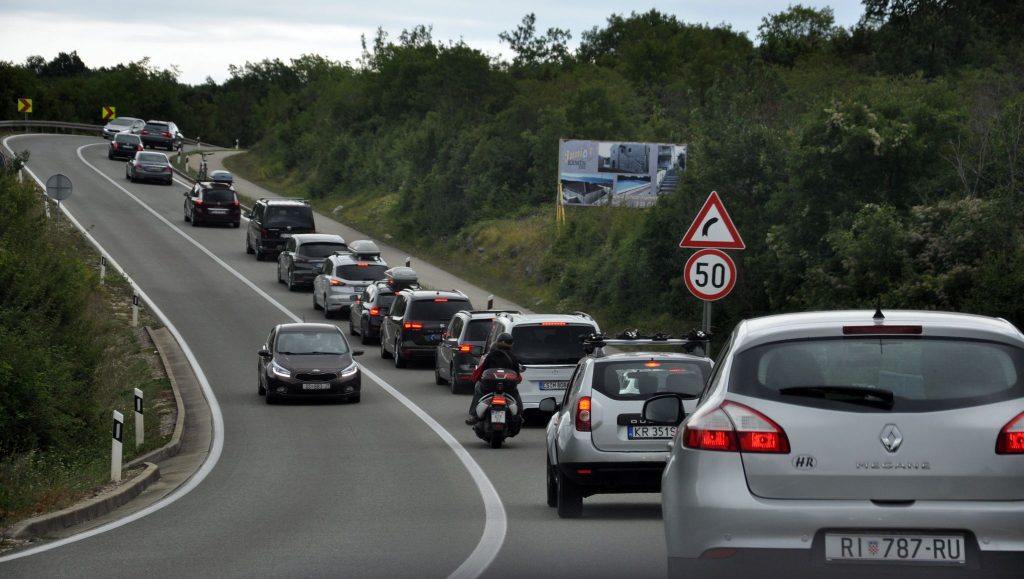 Na Krku je danas jedan od "onih dana", pogledajte kakve gužve su se stvorile - Vimarsana News