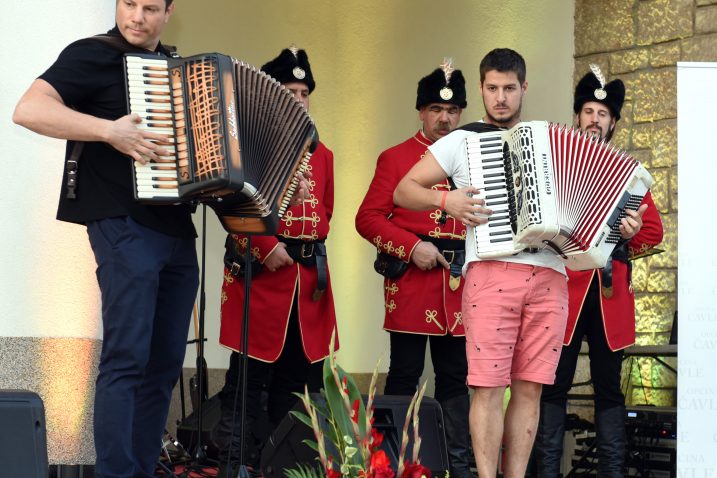 Svečanosti su ton dali i harmonikaši Jakov Krbavac i Danijel Mavar / Foto Marko Gracin