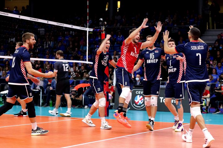 Filip Šestan, Kruno Nikačević, Sven Šarčević, Leo Andrić, Timofej Žukovski i Marko Sedlaček stigli su nadomak povijesnog uspjeha hrvatske muške odbojke/Foto cev.lu