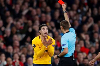 Clement Turpin prije tri godine sudio je Arsenal u Atletico Maridu, te pokazao crveni karton Šimi Vrsaljku/Foto REUTERS