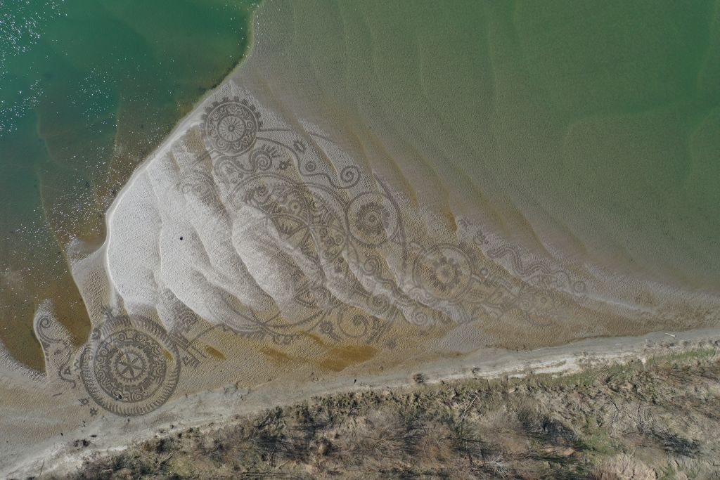  Crteži od pješčanih nanosa Nikole Fallera na Dravi / Foto NATIONAL GEOGRAPHIC 