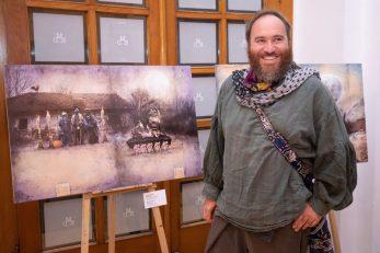 Zdenko Bašić uz svoje radove