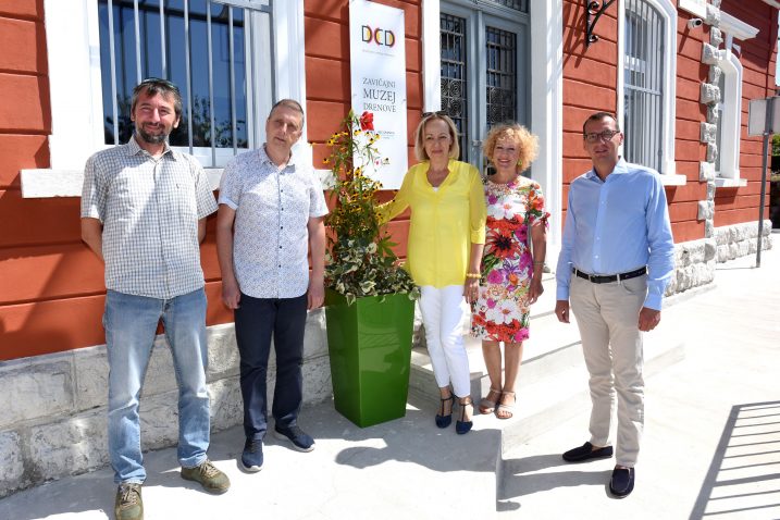 Društveni centar Drenova: Igor Bajok, Damir Medved ,Davorka Medved, Vesna Lukanović i Marko Filipović / Foto Marko Gracin