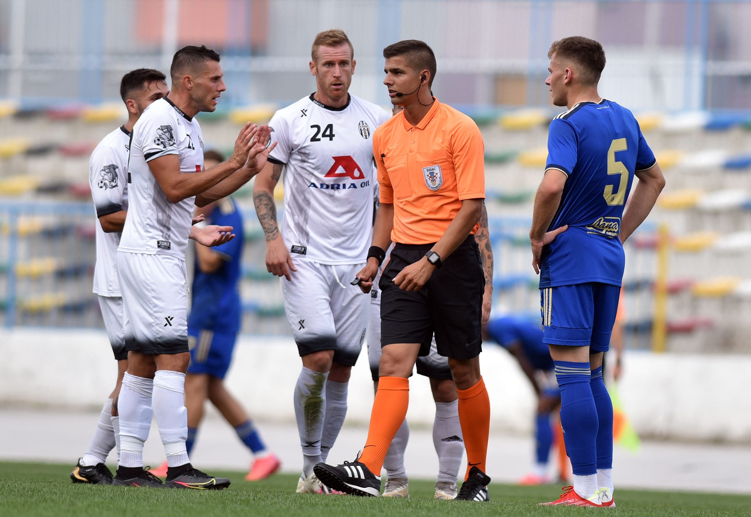 Marin Grujević, Trojan Maloku i Mateo Bertoša uzaludno su prosvjedovali kod suca Jurića/D. KOVAČEVIĆ