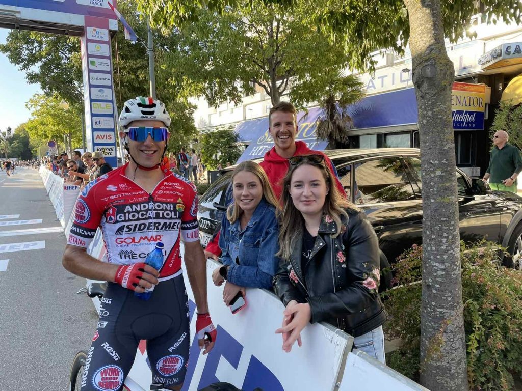 VJERNA PODRŠKA - Josipa Rumca u cilju su dočekali djevojka Lea i prijatelji Debora i Franco/Foto V. PROKIĆ