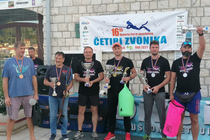 Ovogodišnji pobjednici natjecanja u podvodnom ribolovu »Četiri zvonika«