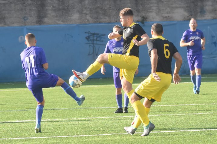 Armin Mujagić (Matulji) u dvoboju s Lukom Makinom (Rikard Benčić)/Foto: S. DRECHSLER
