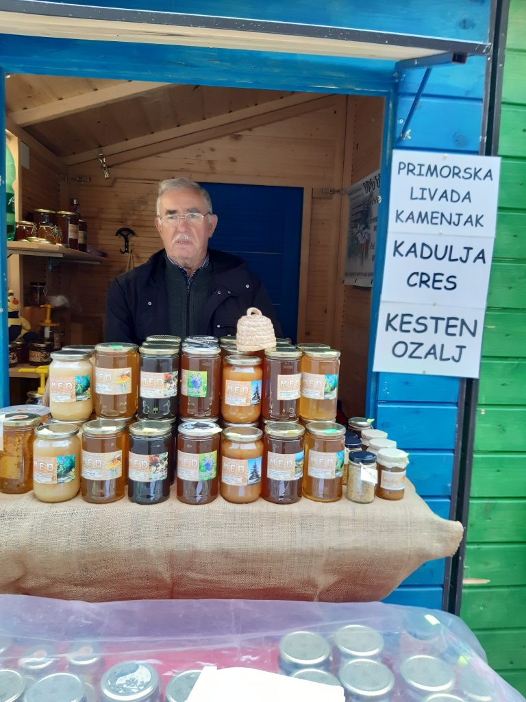  Gojko Gostović medom se bavi više od 30 godina / Foto S. KLEVA 