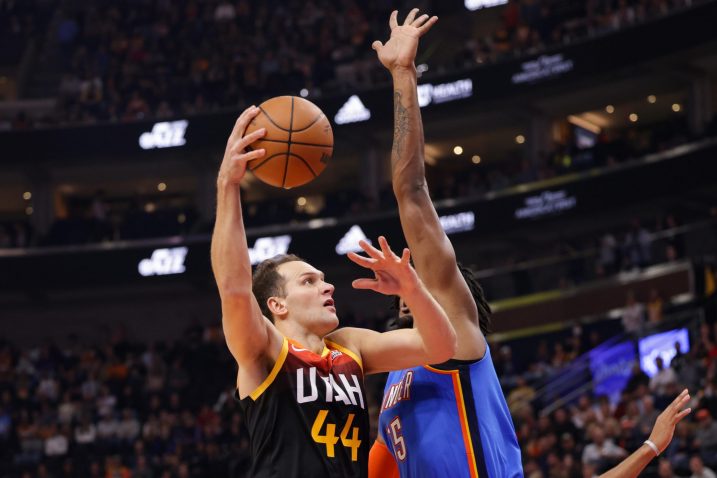 Bojan Bogdanović i Derrick Favors/Foto REUTERS