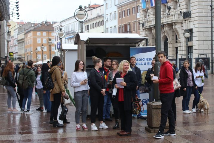 Medicinska škola predstavila svoje programe na Korzu