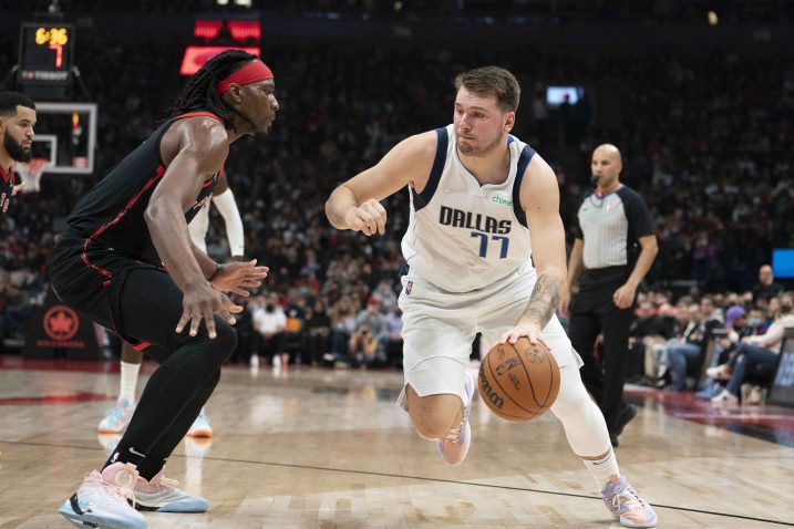 Luka Dončić i Precious Achiuwa/Foto REUTERS