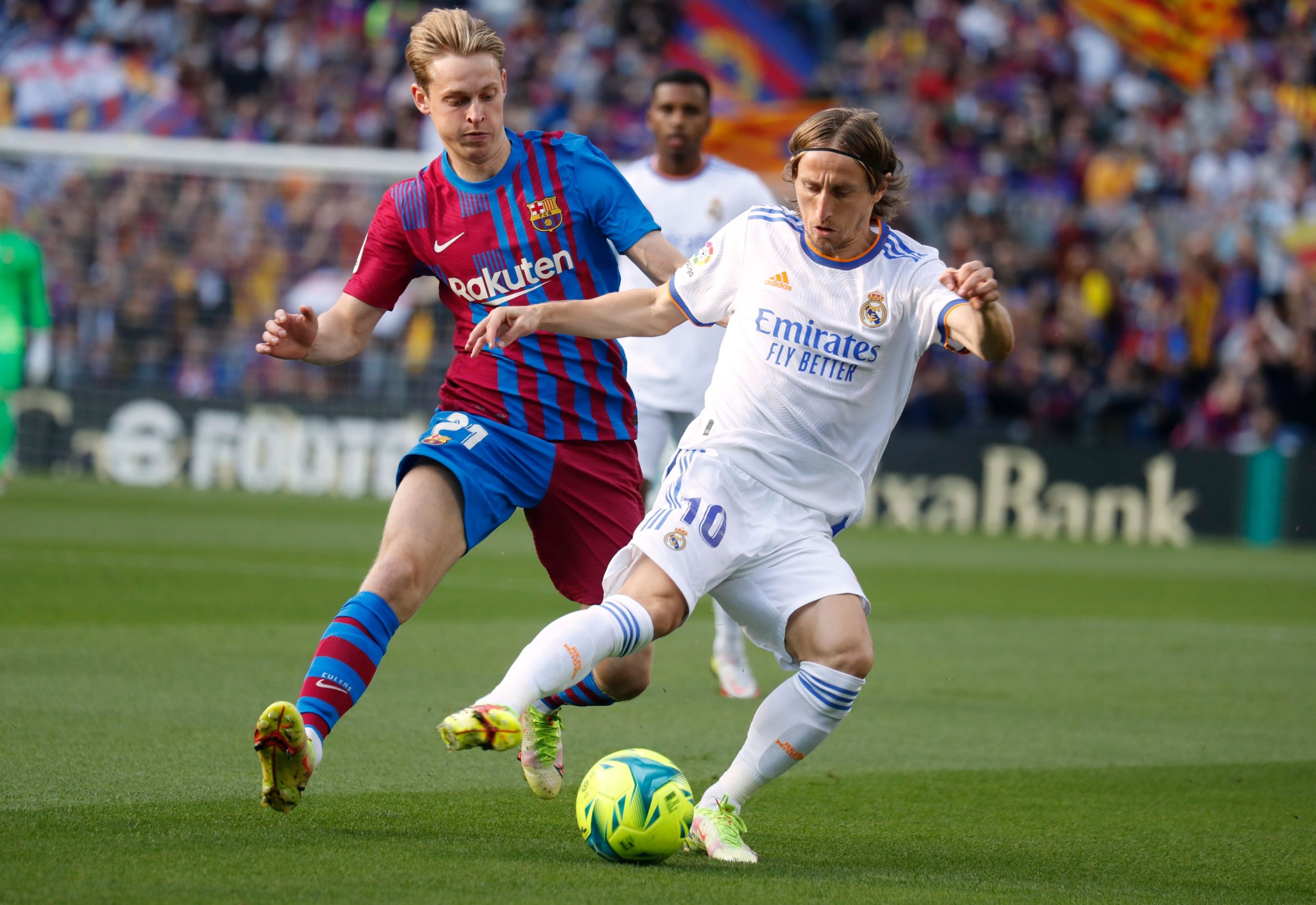 Frenkie de Jong i Luka Modrić/Foto REUTERS