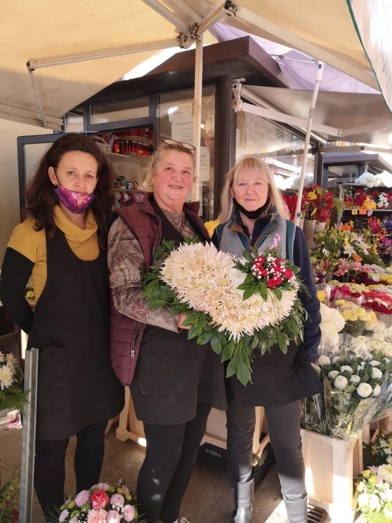 Punih ruku posla - Suzana Kruezi, Lidija Smolić (vlasnica cvjećarnice) i Vesna Đivoje / Snimila A. KUĆEL ILIĆ