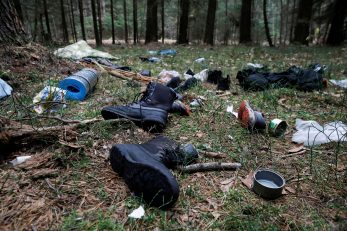 Predmeti koje su za sobom ostavili migranti u blizini polsjko-bjeloruske granice / Reuters