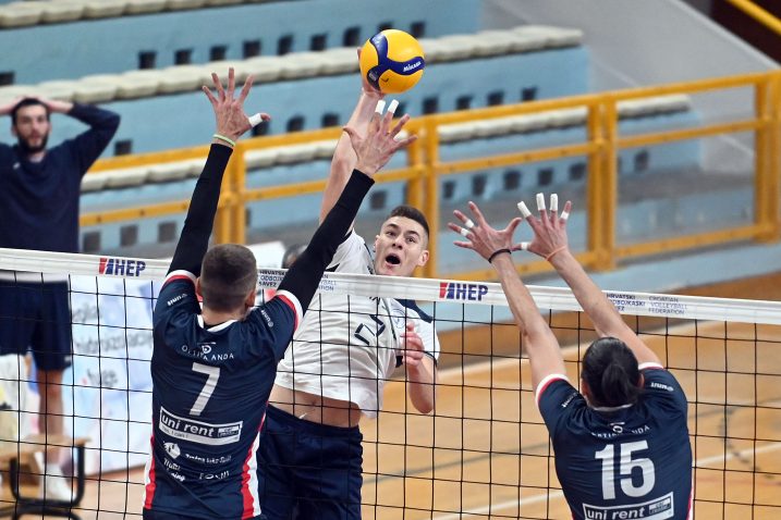 Karlo Stanić/V. KARUZA