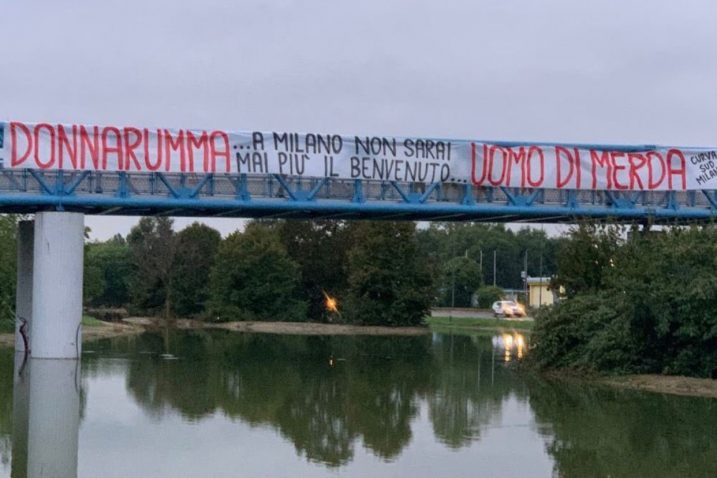 “Donnarumma, go**o jedno. Nikad više nećeš biti dobrodošao u Milanu” napisali su navijači/Foto: Twitter