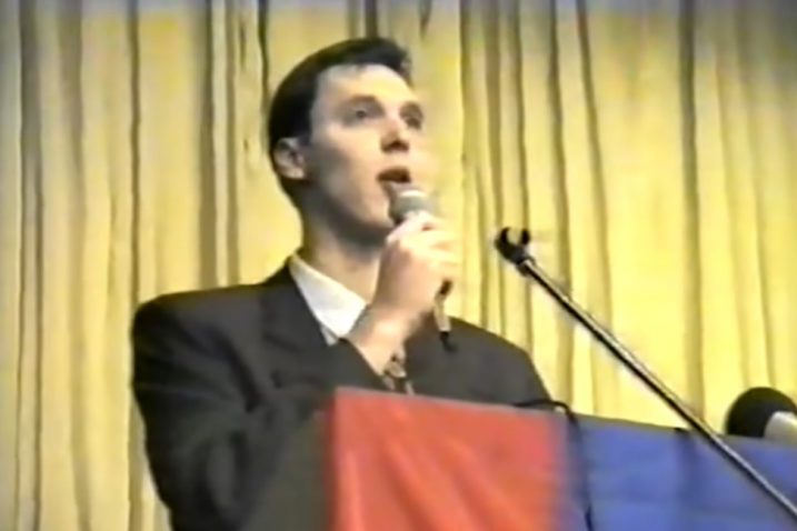 Aleksandar Vučić u okupiranoj Glini 1995. / Foto Screenshot YouTube