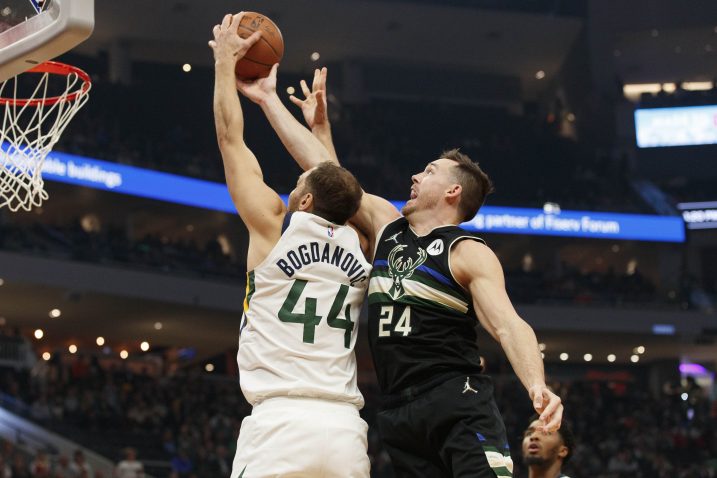Bojan Bogdanović i Pat Connaughton/Foto REUTERS