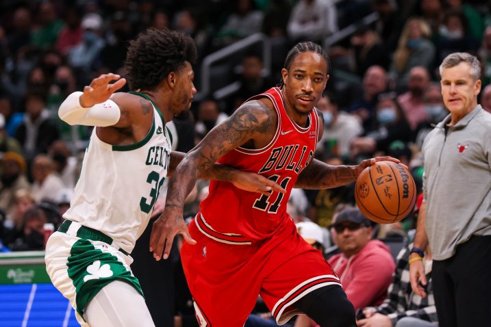 DeMar DeRozan (Bulls) i Marcus Smart (Boston Celtics)/Foto REUTERS