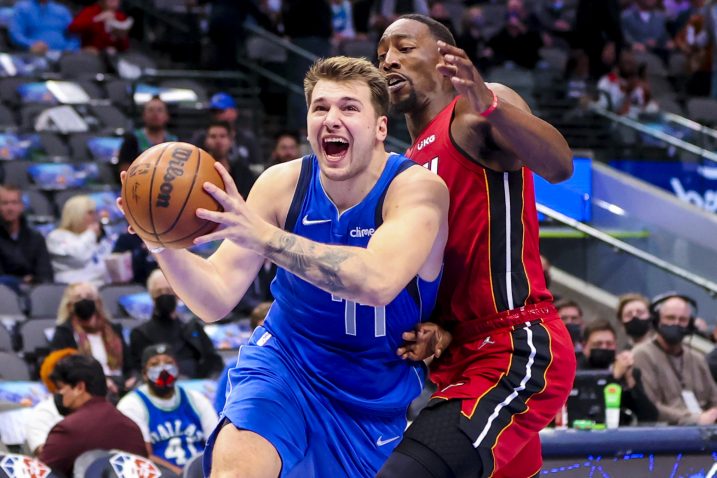 Luka Dončić i Bam Adebayo/Foto REUTERS
