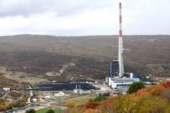 Mještanima Kršana ne smeta suživot s termoelektranom i u njoj uglavnom zarađuju plaće / Snimio Sergej DRECHSLER