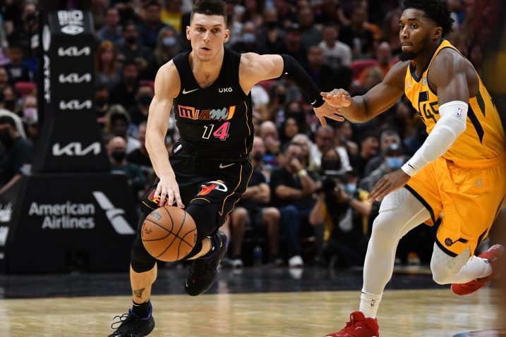 Tyler Herro (Miami) i Donovan Mitchell (Utah)/Foto REUTERS