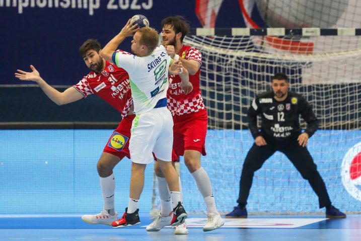 Luka Šebetić i Veron Načinović zaustavljaju Staša Skubea/Foto: PIXSELL