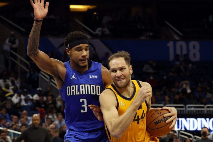 Bojan Bogdanović i Chuma Okeke/Foto REUTERS