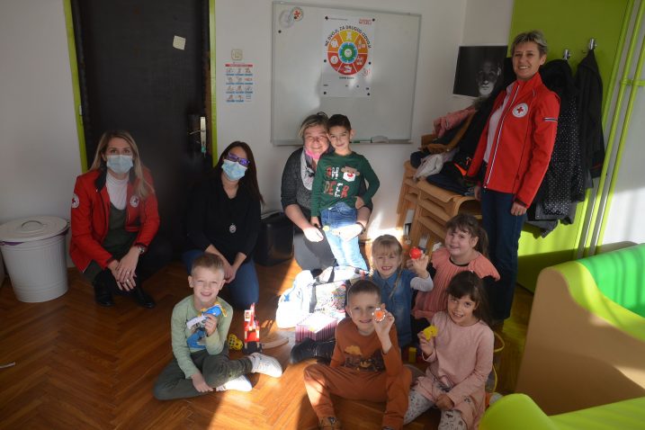 Najmlađi Ravnogorci u posjetu Crvenom križu Delnice / Foto Marinko Krmpotić
