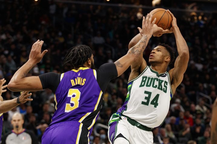 Giannis Antetokounmpo i Anthony Davis/Foto REUTERS