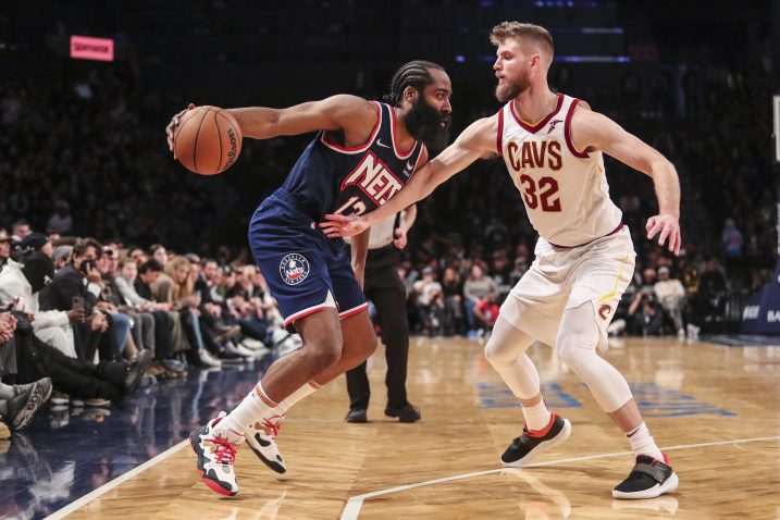 James Harden i Dean Wade/Foto REUTERS