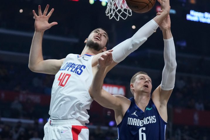 Ivica Zubac i Kristaps Porzingis/Foto REUTERS