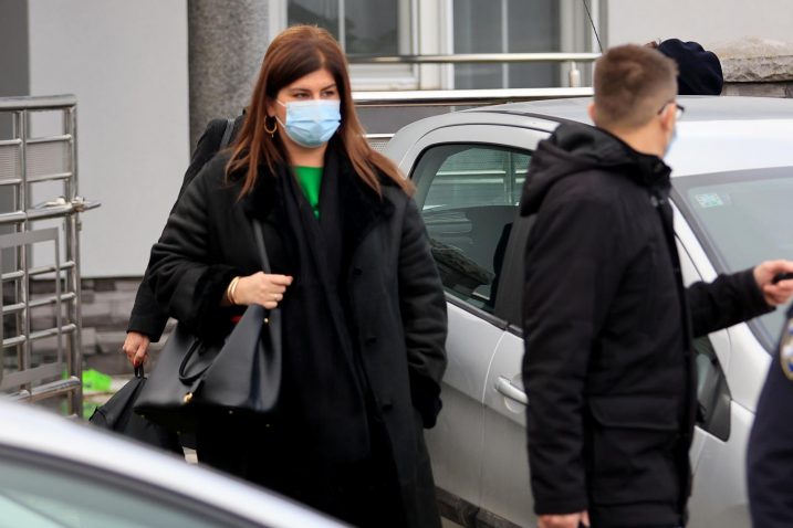 Gabrijela Žalac snimljena dok ju policija izvodi iz kuće zbog malverzacija u aferi Softver / Foto Davor Javorovic/PIXSELL