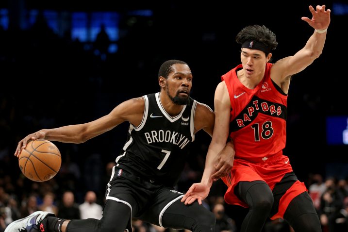 Kevin Durant i Yuta Watanabe/Foto REUTERS