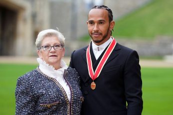 Lewis Hamilton u društvu majke Carmen Larbalestier/Foto REUTERS