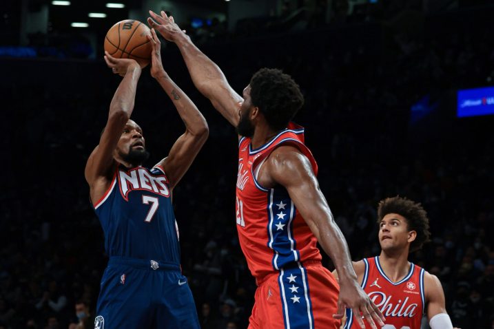 Kevin Durant i Joel Embiid/Foto REUTERS
