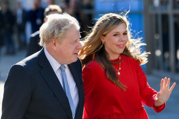 Boris Johnson u društvu supruge Carrie/Foto REUTERS