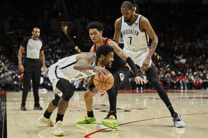 Kyrie Irving, Kevin Durant i Anfernee Simons/Foto REUTERS