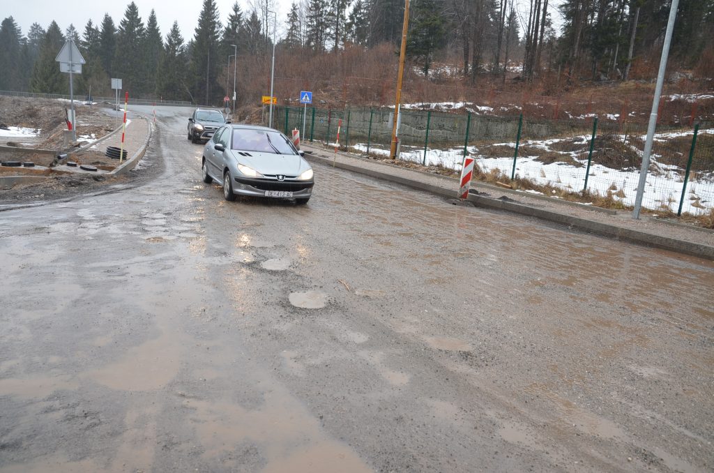 Pa ti vozi prema Lučicama.../ Foto M. KRMPOTIĆ