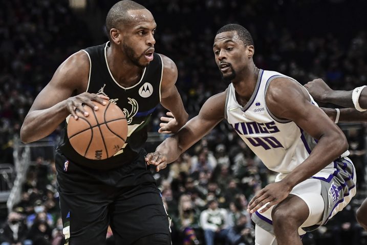 Khris Middleton i Harrison Barnes/Foto REUTERS