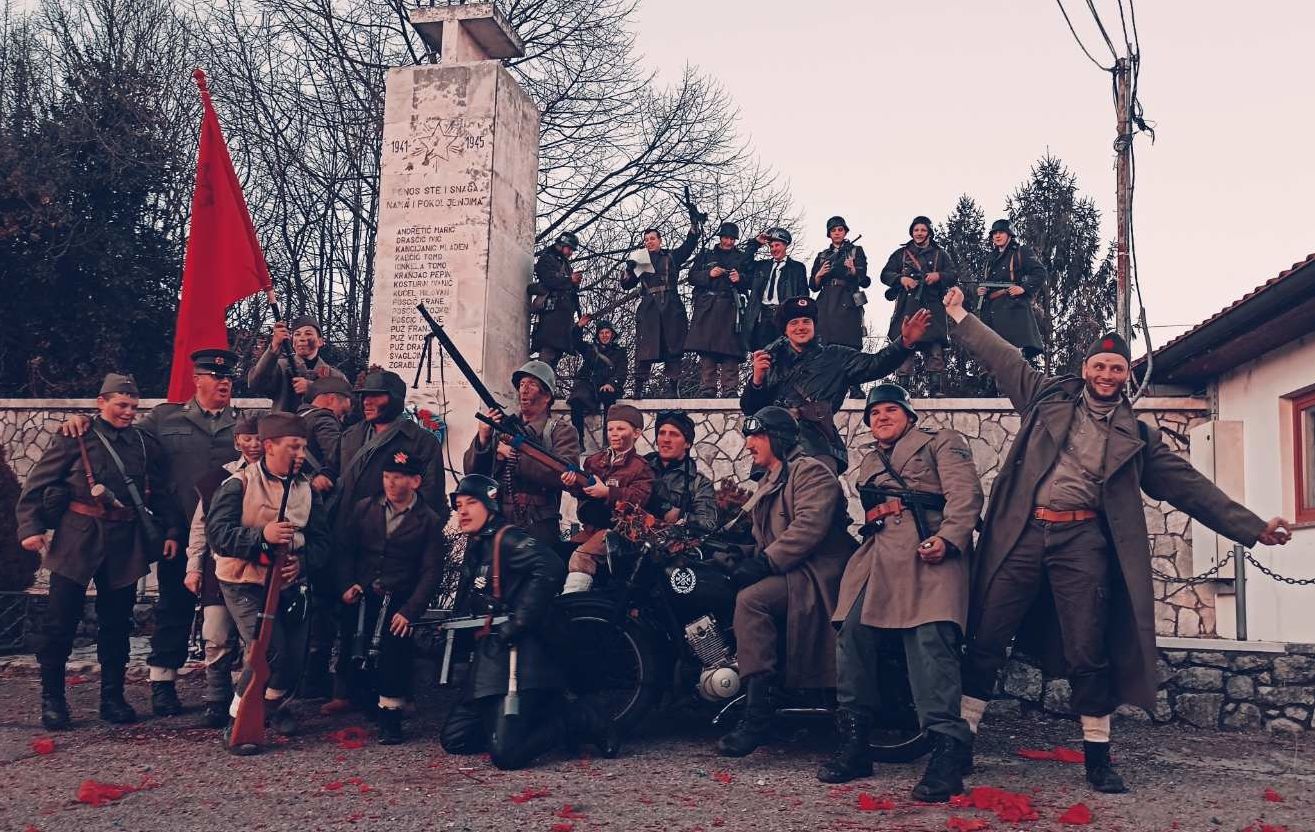 Borba partizana i Nijemaca u Bregima završila je zajedničkom fotografijom