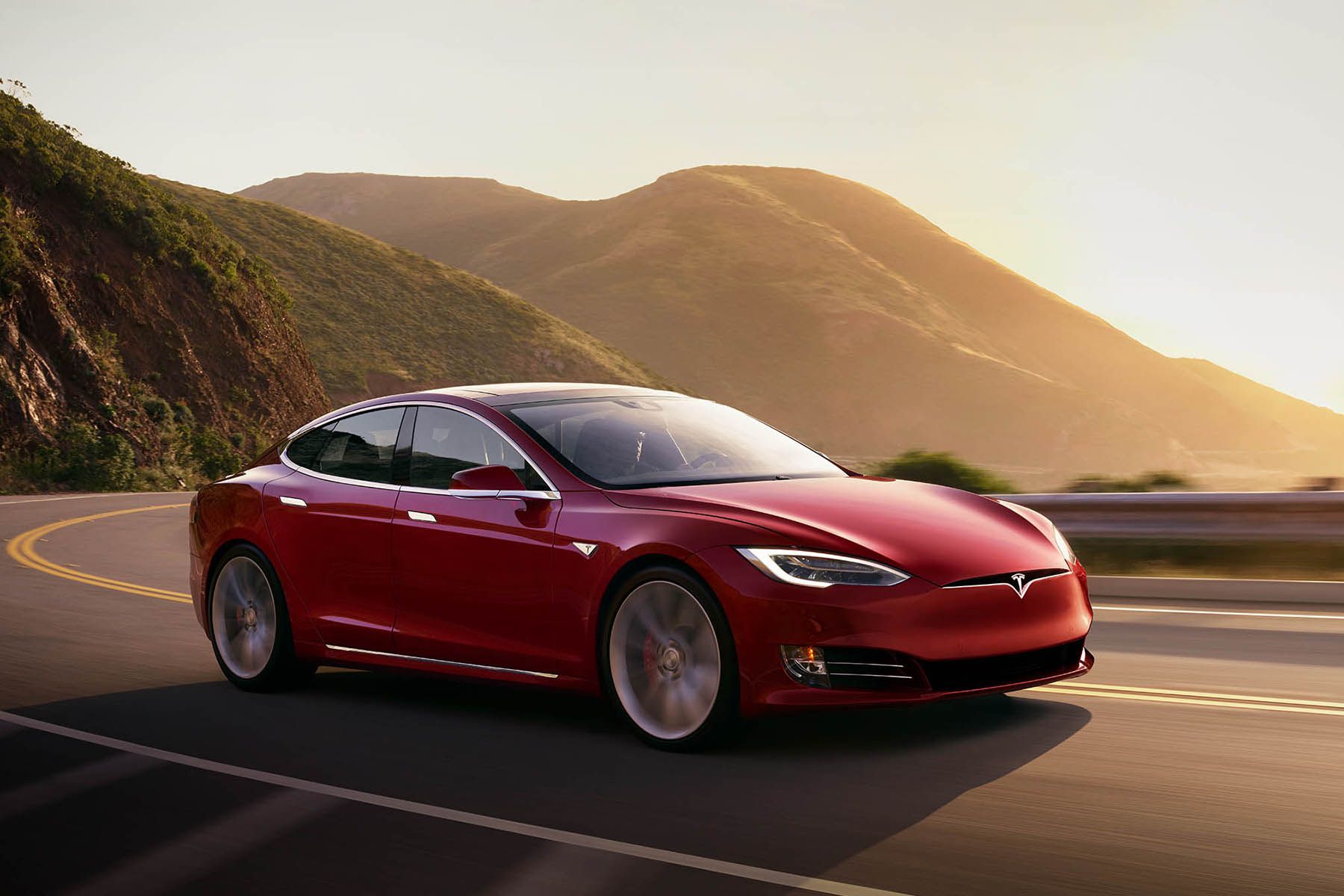 Deset godina stari Tesla Modeli S prodaju se za novac koji treba izdvojiti za novi Ford Mustang ili Chevy Camaro - Novi list