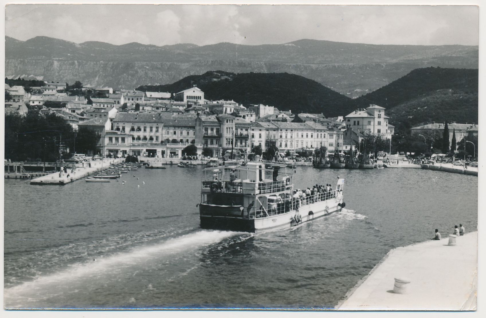Trajekt "Bodulka" koji je krajem 1950-ih zaplovio na prvoj trajektnoj liniji Crikvenica - Šilo označio je početak novog doba u kojemu trajekti preuzimaju primat nad klasičnim putničkim brodovima