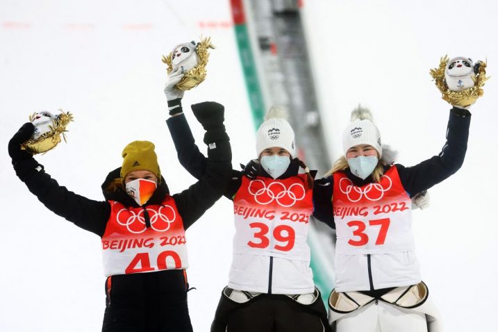 Katharina Althaus, Urša Bogataj i Nika Križnar/Foto REUTERS