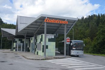 Autobusna postaja Delnice otvorena je samo do 16 sati / Foto M. KRMPOTIĆ