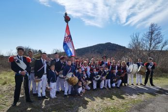 Ledenički maškaroni u svom pohodu